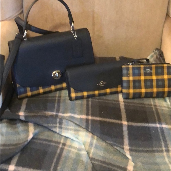 Coach Handbags - Coach purse, change purse and wallet